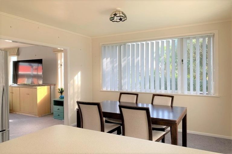 Photo of property in 15 Pikitea Road, Mangere Bridge, Auckland, 2022