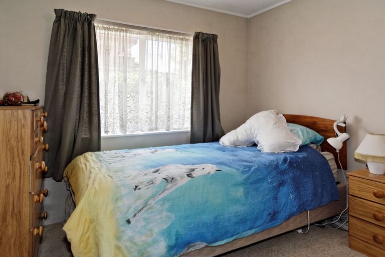 Photo of property in 4 Davern Lane, New Lynn, Auckland, 0600