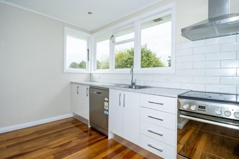 Photo of property in 33 Galway Avenue, Hokowhitu, Palmerston North, 4410
