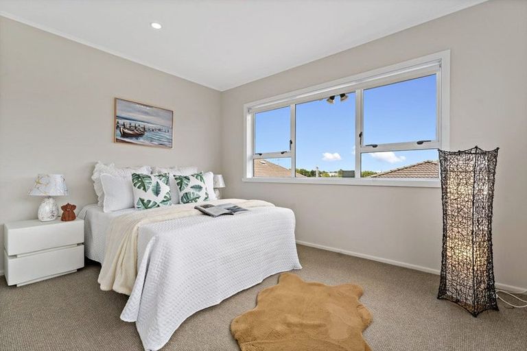 Photo of property in 1/28 Bleakhouse Road, Howick, Auckland, 2014