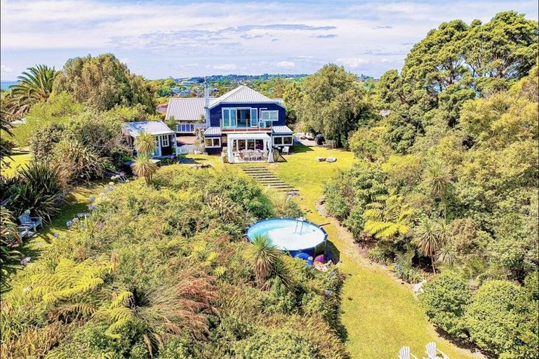 Photo of property in 837a Whangaparaoa Road, Manly, Whangaparaoa, 0930