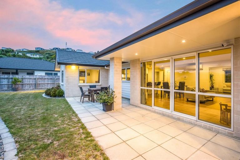 Photo of property in 9 Leadline Place, Whitby, Porirua, 5024