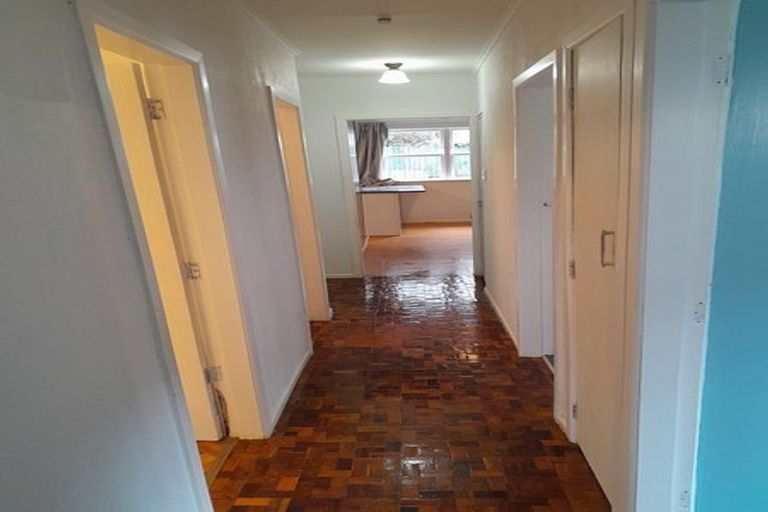 Photo of property in 157 Parkvale Road, Karori, Wellington, 6012