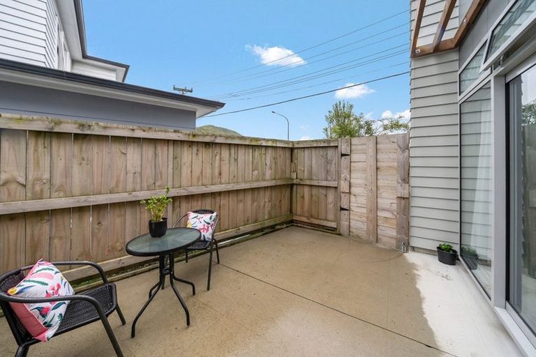 Photo of property in 2 Ronalds Way, Taita, Lower Hutt, 5011