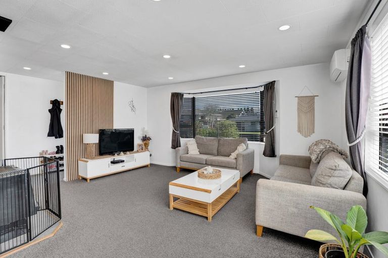 Photo of property in 16 Ngahere Street, Inglewood, 4330