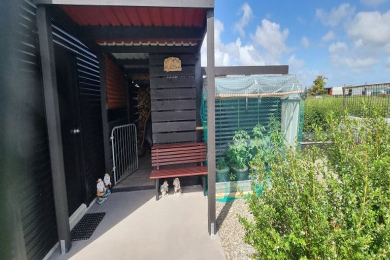 Photo of property in 152 Gladstone Road, Levin, 5571