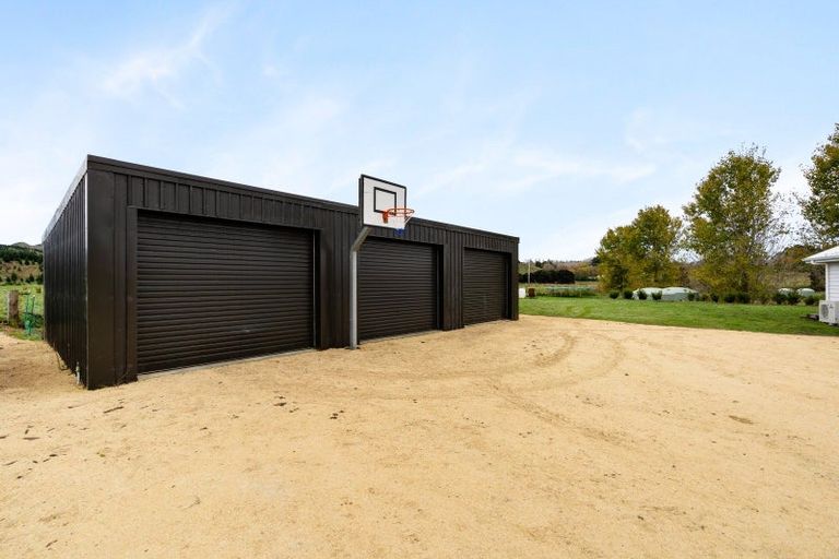 Photo of property in 2506 Kahuranaki Road, Elsthorpe, Havelock North, 4295