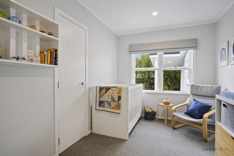 Photo of property in 14 Willowbrook Place, Titirangi, Auckland, 0604