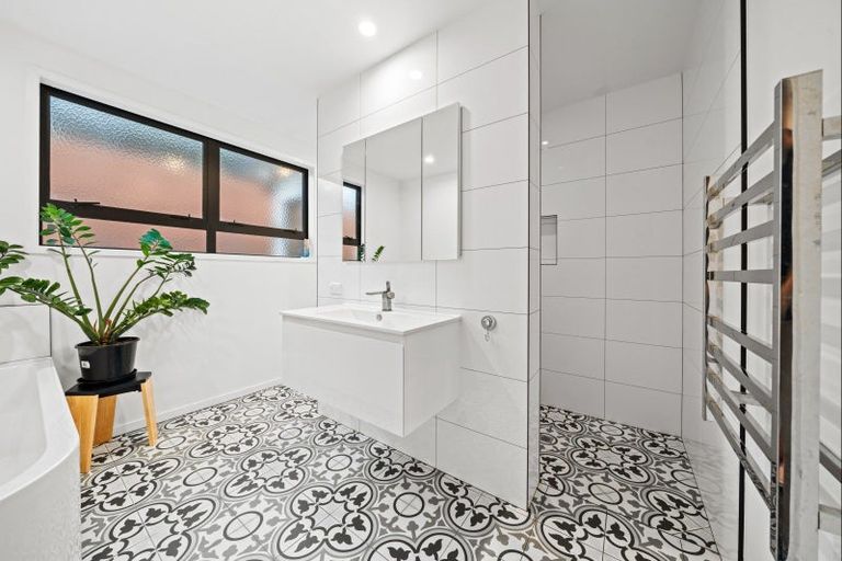 Photo of property in 51 Cyrus Street, Whalers Gate, New Plymouth, 4310