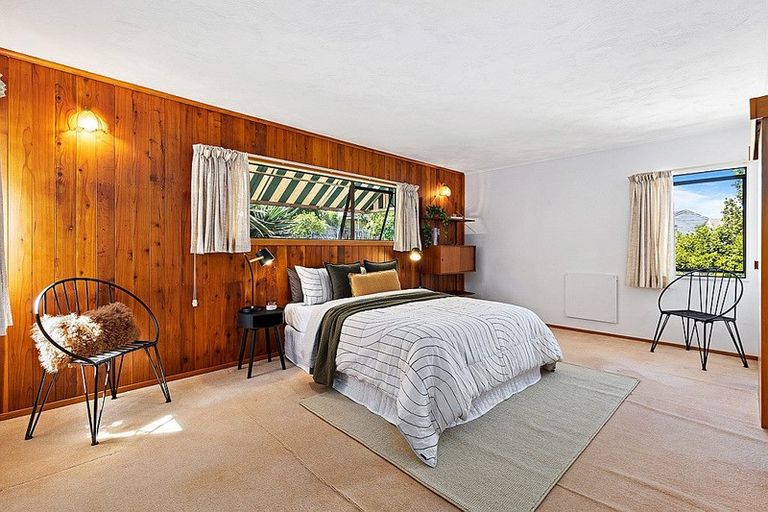 Photo of property in 1/76 Glamorgan Drive, Torbay, Auckland, 0630