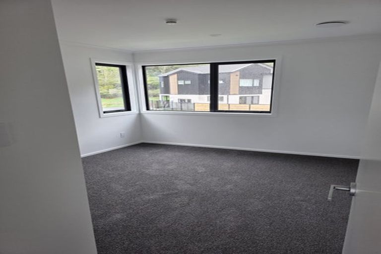 Photo of property in 3 Joseph Bolton Crescent, Trentham, Upper Hutt, 5018