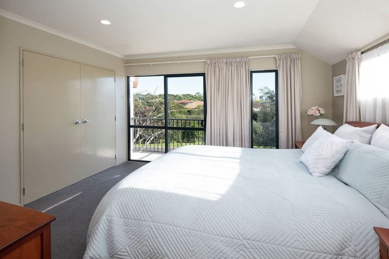 Photo of property in 1/27 Kellaway Drive, East Tamaki, Auckland, 2013
