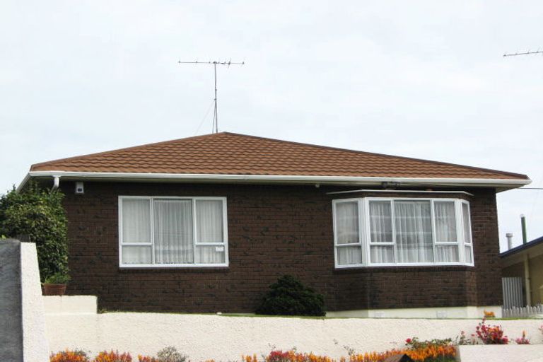 Photo of property in 16 Bonithon Avenue, Moturoa, New Plymouth, 4310