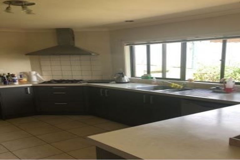 Photo of property in 2 Seamount Drive, Red Beach, 0932