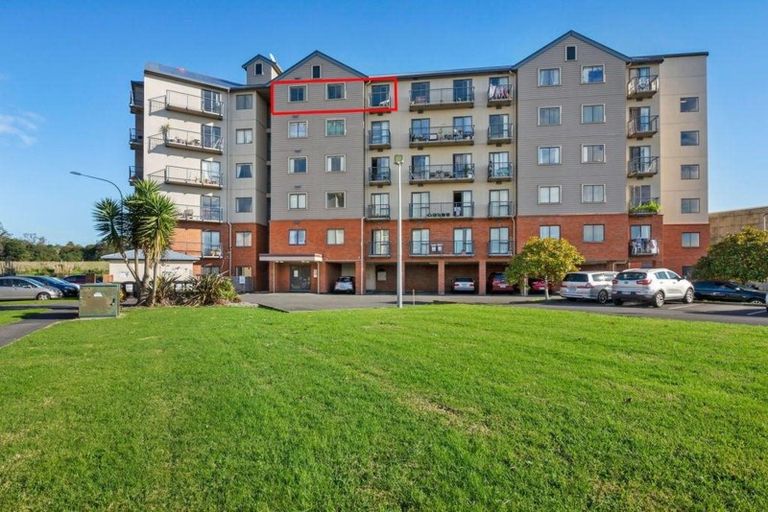 Photo of property in 6l/17 Crown Lynn Place, New Lynn, Auckland, 0600