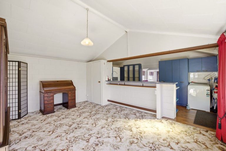 Photo of property in 20 Queens Avenue, Waikuku Beach, 7402