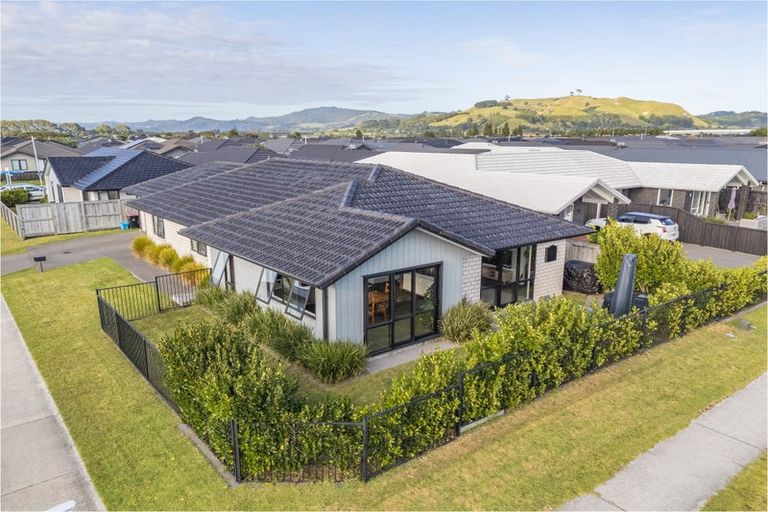 Photo of property in 1 Fontana Street, Papamoa, 3118