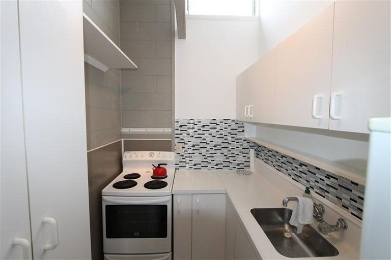 Photo of property in 1a Dolbear Street, Titirangi, Auckland, 0604