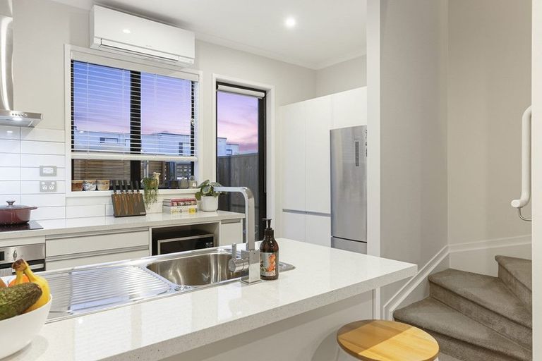 Photo of property in 81e Hobsonville Point Road, Hobsonville, Auckland, 0616