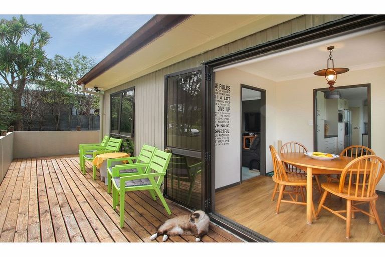 Photo of property in 32 Hiwihau Place, Glenfield, Auckland, 0629