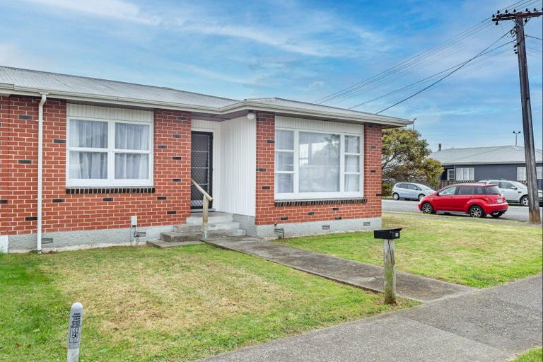 Photo of property in 57 Weraroa Road, Levin, 5510