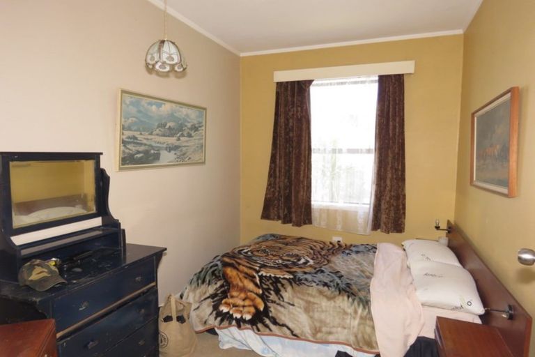 Photo of property in 56 Queen Street, Westport, 7825