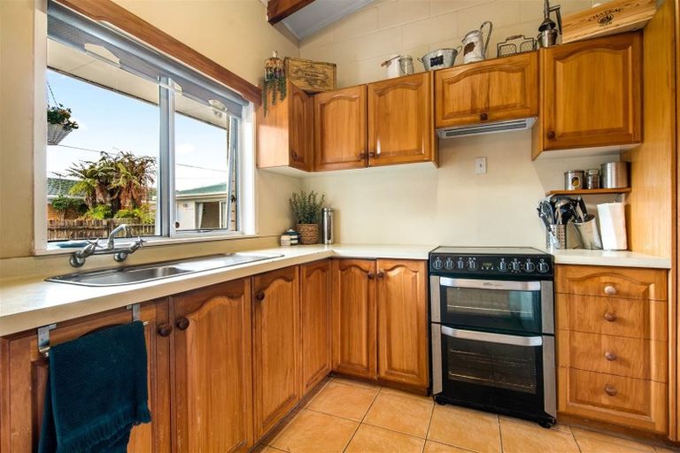 Photo of property in 23 Hatton Road, Orewa, 0931