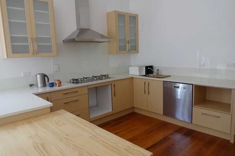 Photo of property in 73 Queens Drive, Lyall Bay, Wellington, 6022