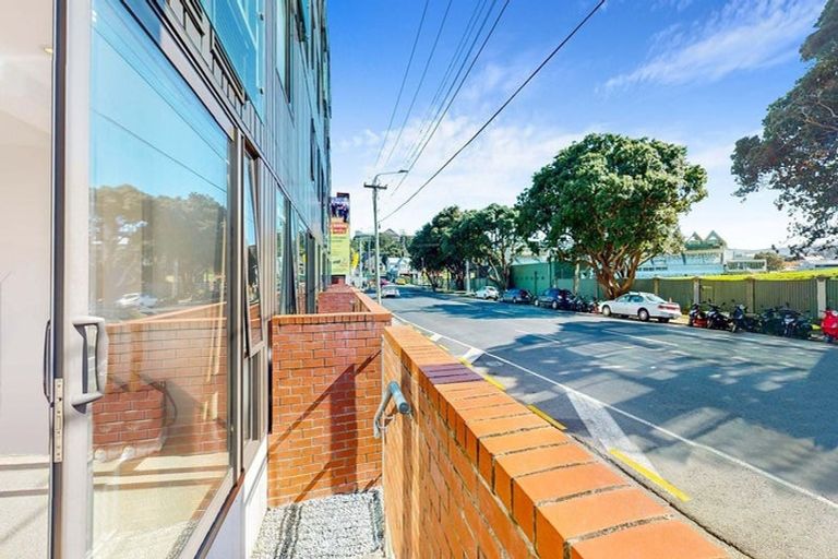 Photo of property in Nouvo Apartments, 1d/21 Rugby Street, Mount Cook, Wellington, 6021