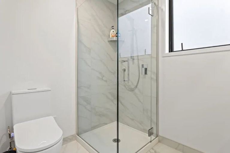 Photo of property in 10/172 Don Buck Road, Massey, Auckland, 0614