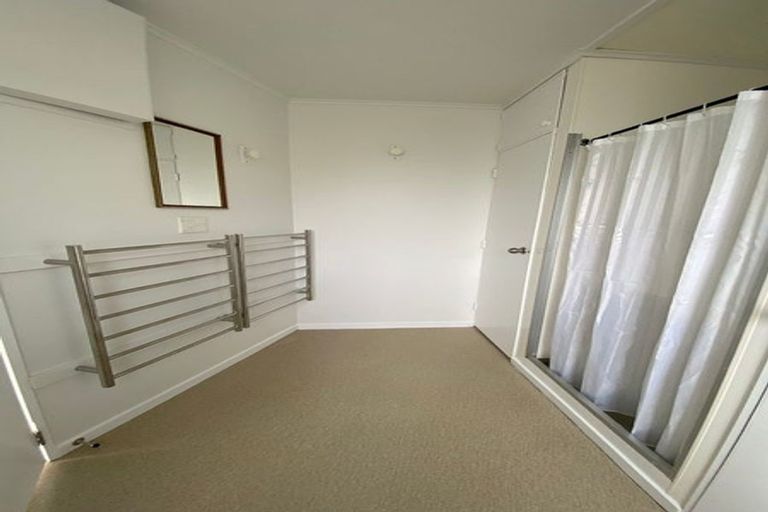 Photo of property in 1 Flint Way, Northland, Wellington, 6012