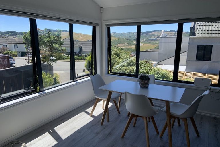 Photo of property in 25 Derry Hill, Churton Park, Wellington, 6037