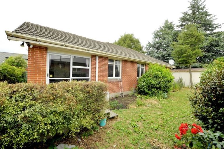 Photo of property in 14 Staveley Street, Avonhead, Christchurch, 8042