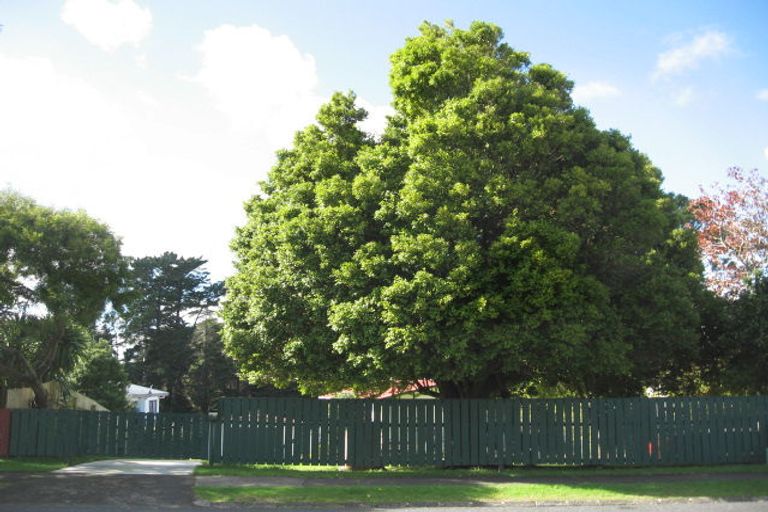 Photo of property in 90 Ennis Avenue, Pakuranga Heights, Auckland, 2010