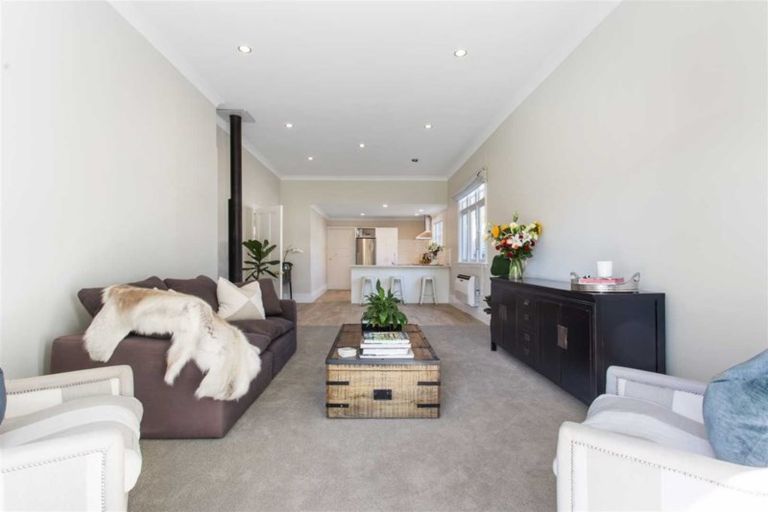 Photo of property in 58 Hawkesbury Avenue, St Albans, Christchurch, 8014