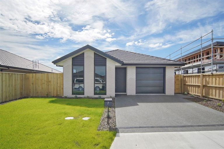 Photo of property in 7 Jasmine Street, Woodend, 7610