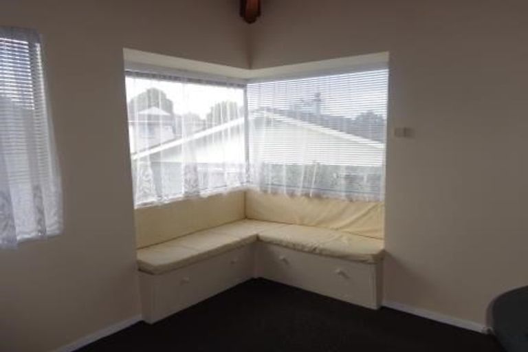 Photo of property in 1/341 Royal Road, Massey, Auckland, 0614
