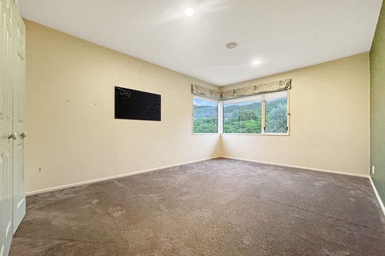 Photo of property in 18 Myers Grove, Churton Park, Wellington, 6037
