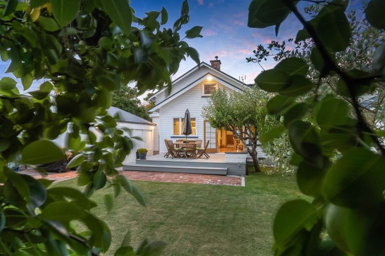 Photo of property in 128 Knowles Street, St Albans, Christchurch, 8052