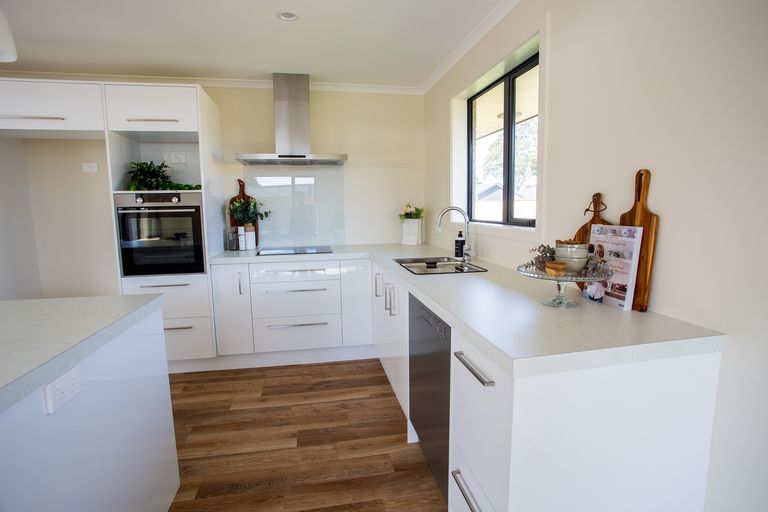 Photo of property in 7 Devon Lane, Carterton, 5713