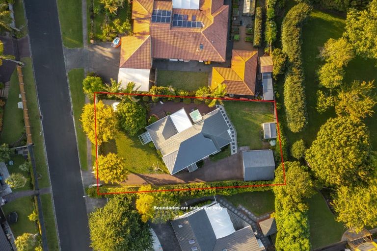 Photo of property in 16 Waipuia Place, Greenhithe, Auckland, 0632