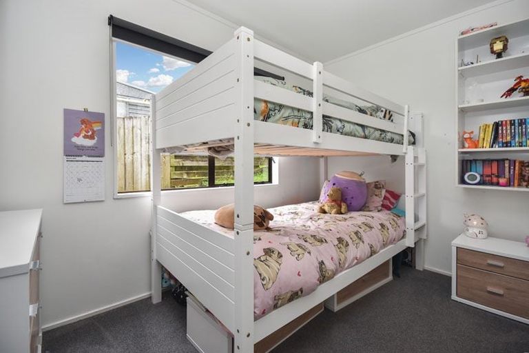 Photo of property in 2/18 Evans Road, Glen Eden, Auckland, 0602