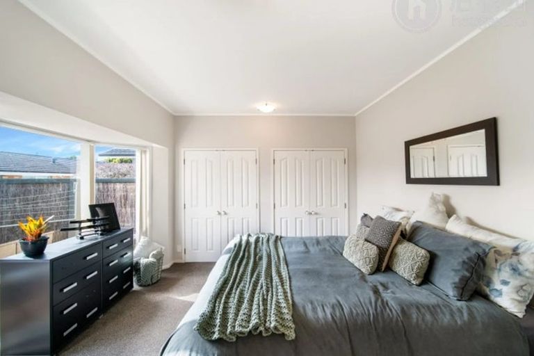 Photo of property in 11 The Anchorage, Sunnyhills, Auckland, 2010