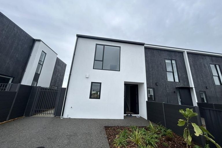 Photo of property in 37 Pipi Place, Levin, 5510