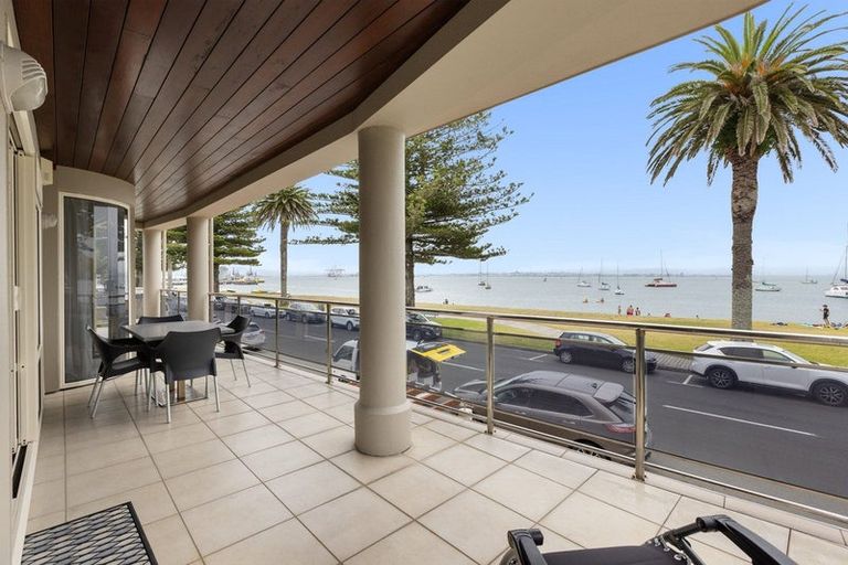 Photo of property in 28 The Mall, Mount Maunganui, 3116