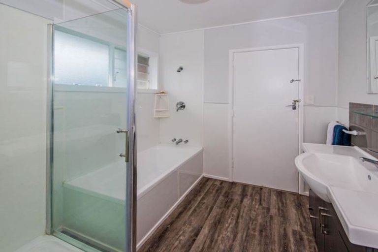 Photo of property in 35 Laureston Avenue, Papatoetoe, Auckland, 2025