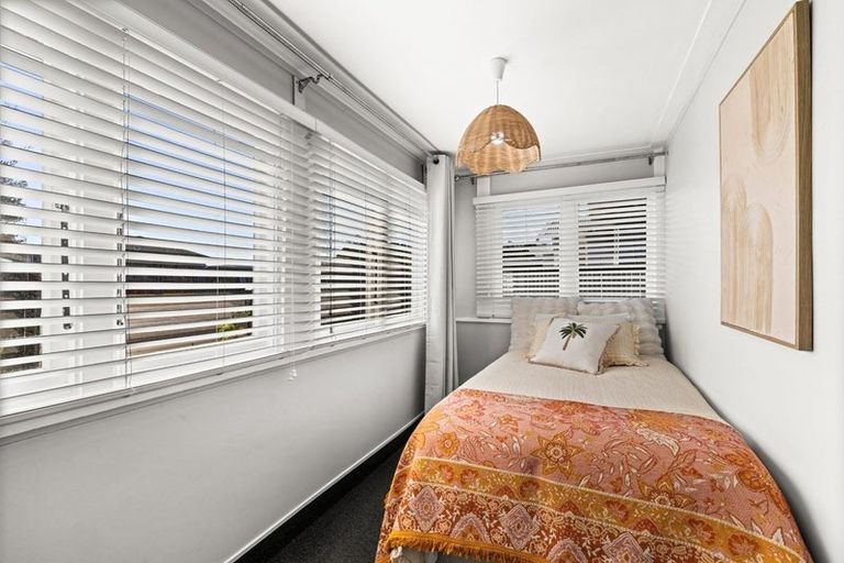 Photo of property in 15 Taradale Road, Marewa, Napier, 4110