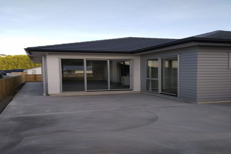 Photo of property in 18 Schooner Drive, Whitby, Porirua, 5024