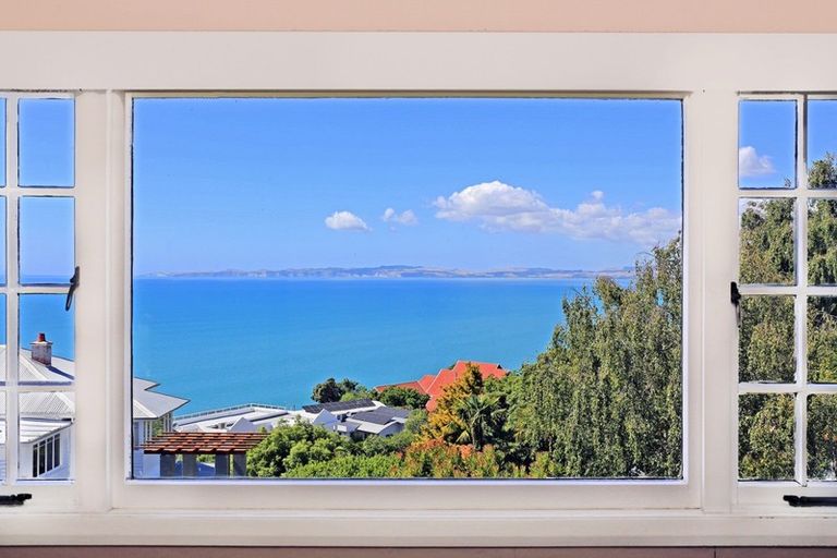 Photo of property in 9 Elizabeth Road, Bluff Hill, Napier, 4110