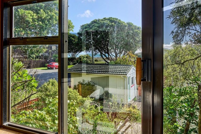 Photo of property in 9 Nikau Street, Eastbourne, Lower Hutt, 5013